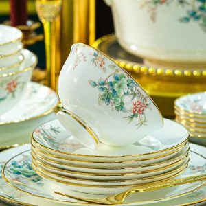 étkészlet | 2024-es új, Jingdezhen-i, prémium aranyszegélyes csontporcelán étkészlet, könnyű luxus tál és tányér szett, otthoni használatra, mikrohullámú sütőben is használható. étkészlet étkészlet